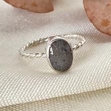 Load image into Gallery viewer, Oval Cremation Twist Ring
