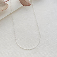 Load image into Gallery viewer, Twist Chain
